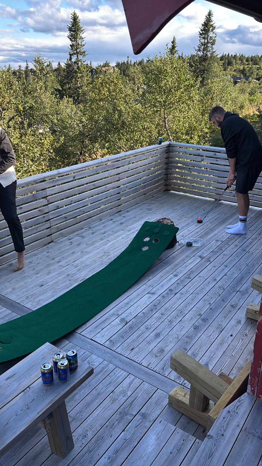 Beergolf i stugan